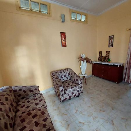 Shree Homes- Ac Delux Suite グワーハーティー エクステリア 写真