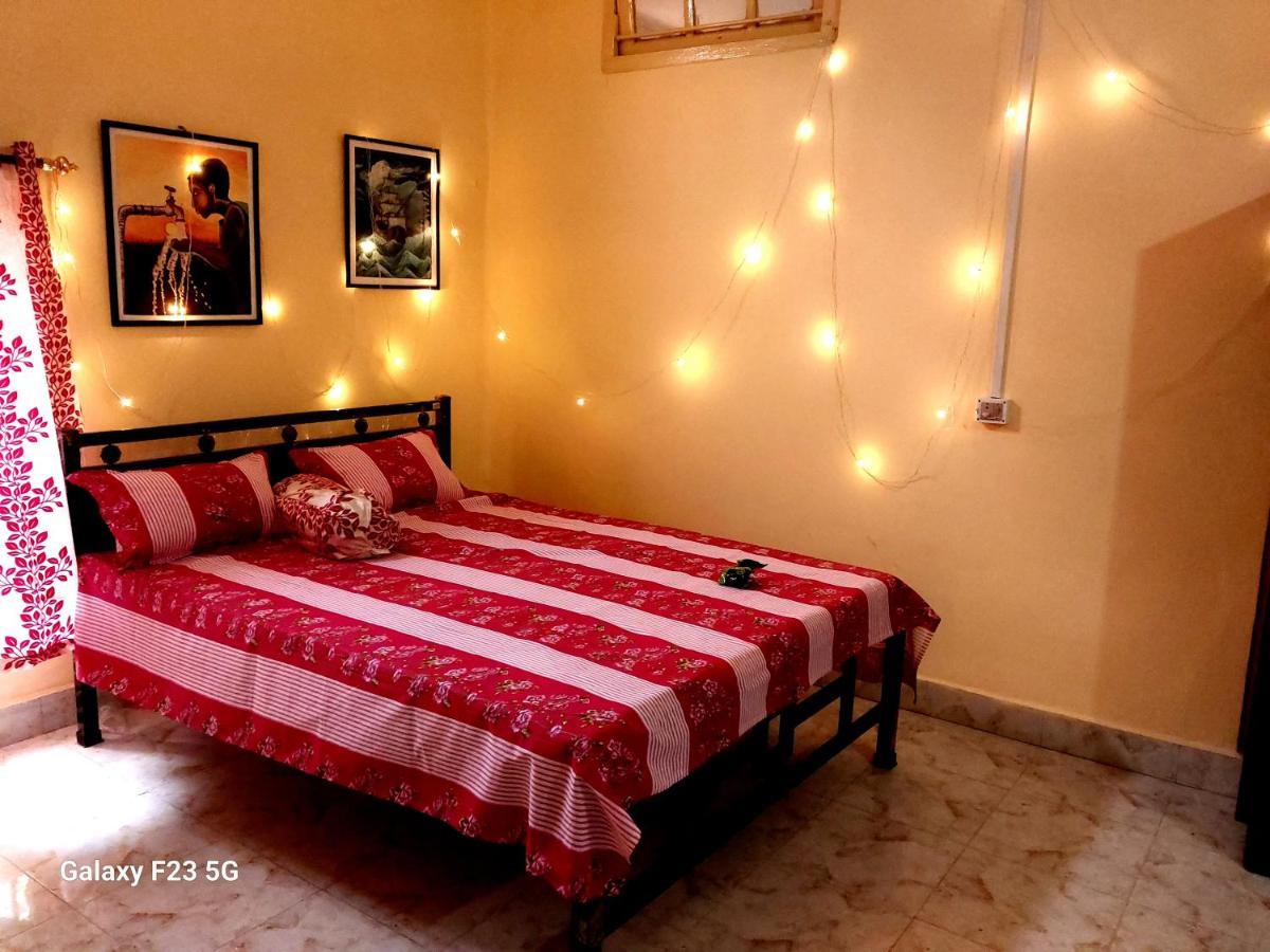 Shree Homes- Ac Delux Suite グワーハーティー エクステリア 写真