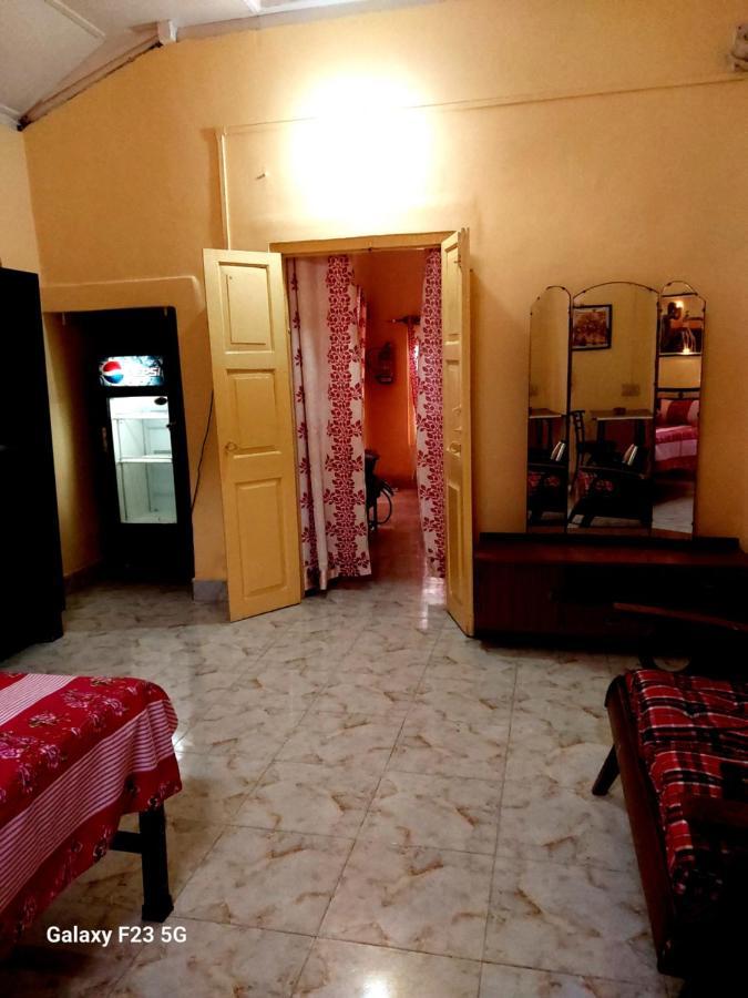 Shree Homes- Ac Delux Suite グワーハーティー エクステリア 写真
