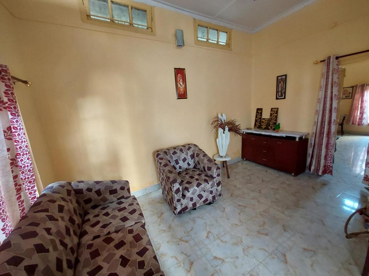 Shree Homes- Ac Delux Suite グワーハーティー エクステリア 写真