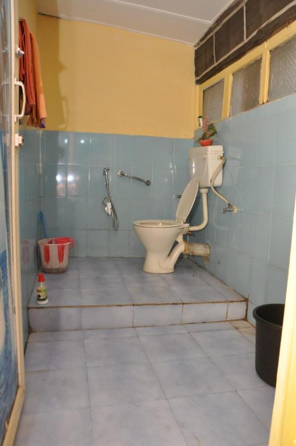 Shree Homes- Ac Delux Suite グワーハーティー エクステリア 写真